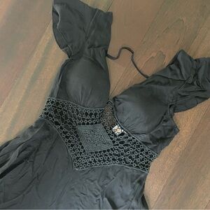 L'ATISTE Black Garment